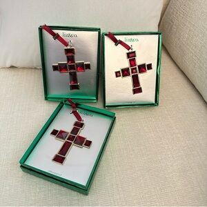 LIZ & CO 2008 RED STONE
CROSS ORNAMENTS SET OF 3